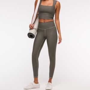 YPB Houndstooth workout set